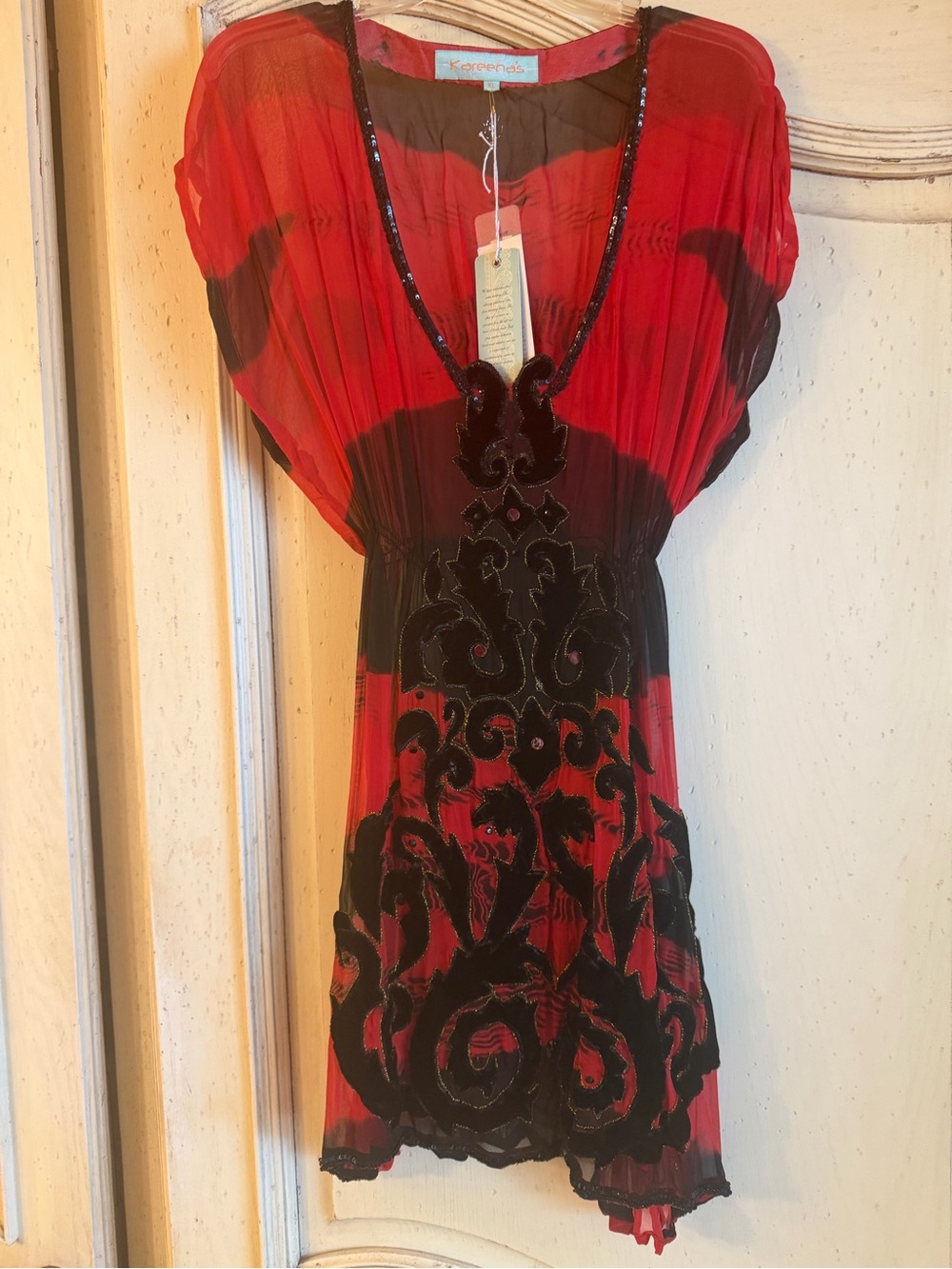 Kareenas red and Black Embellished V-Neck Tunic Top-coverup NWT